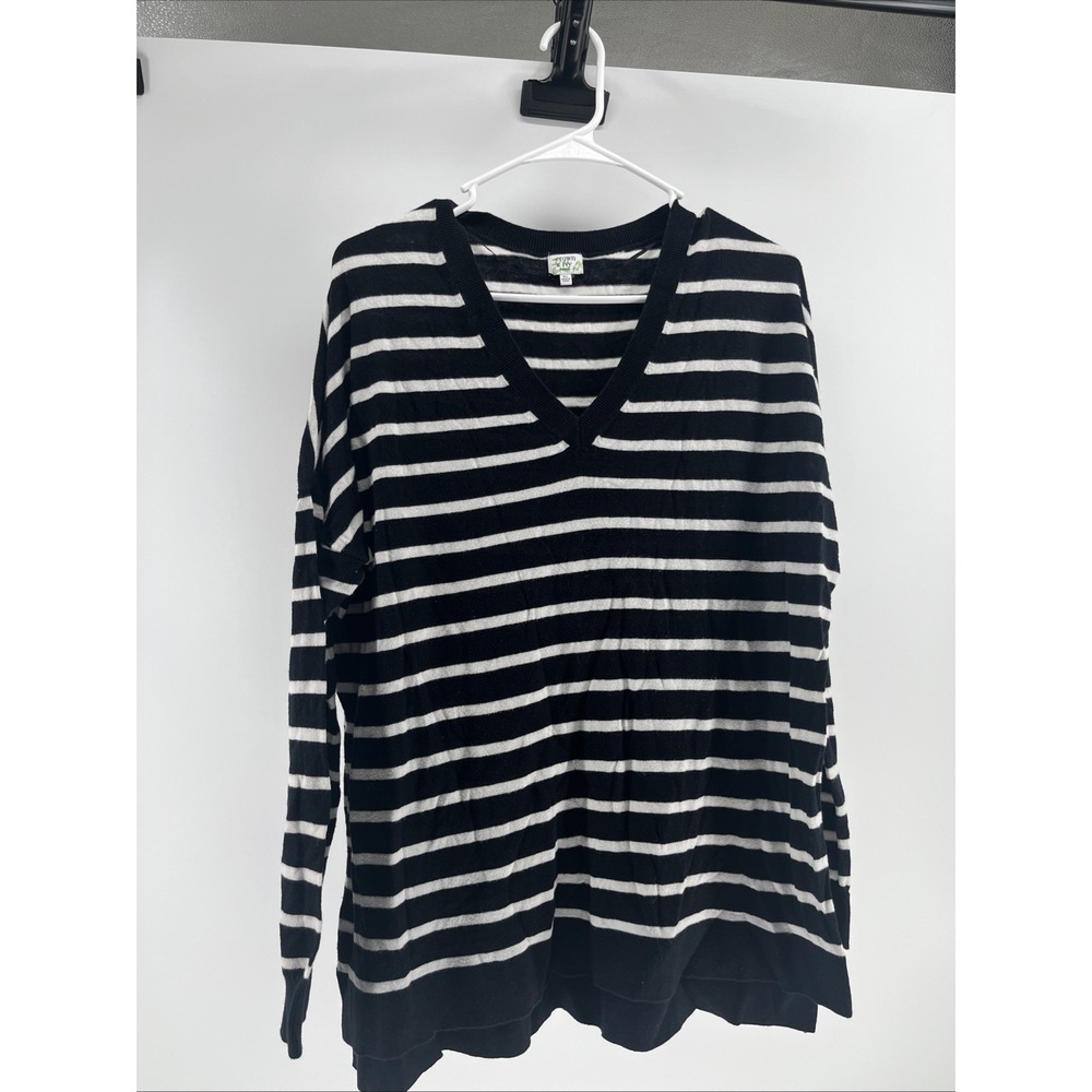 Crown‎ & Ivy Woman XL Black White Striped V-Neck Relaxed Knit Pullover Sweater